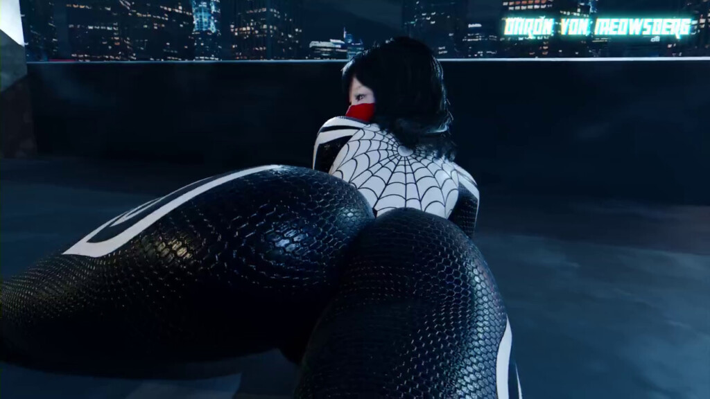 Silk shaking her ass