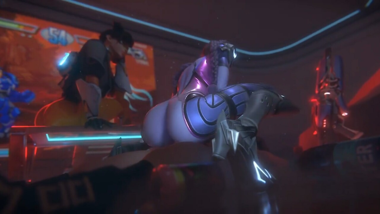 Tracer enjoying the show