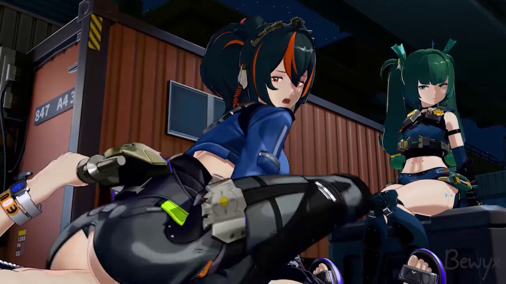 Qingyi enjoy watching Zhu Yuan riding