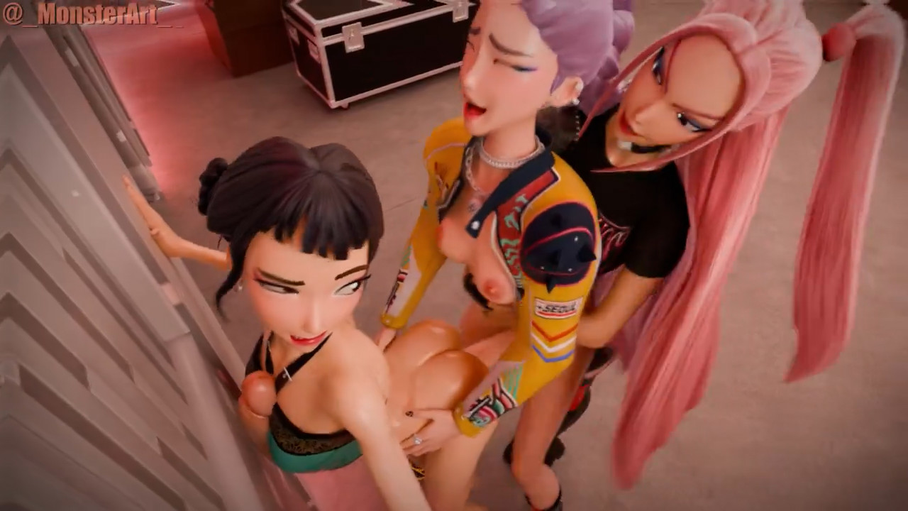 Zoey, Rumi and Mira in a futa train