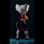 Rouge the Bat stretches before the ride